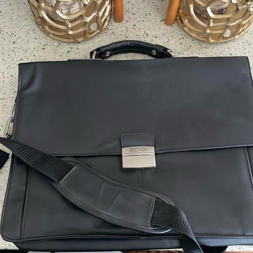 Kenneth Cole Reaction Black Briefcase